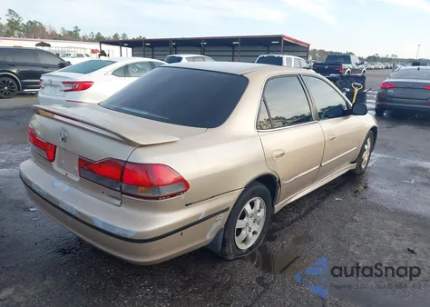 2001 Honda Accord 2.3 Ex z USA, uszkodzony, nr VIN 1HGCG66841A070901